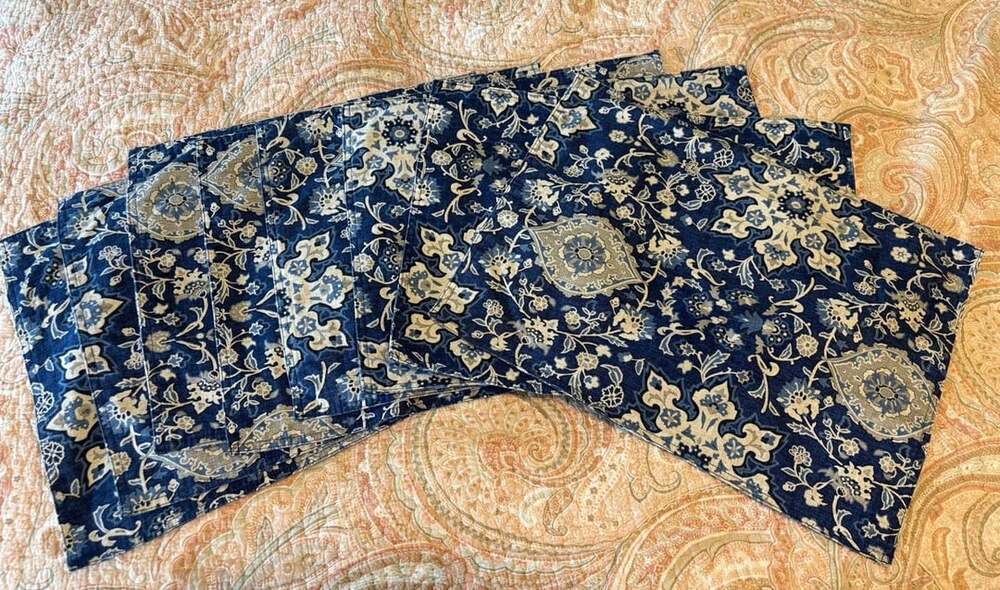 EUC Blue and beige, paisley Floral , Boho, Placemats Set of 8